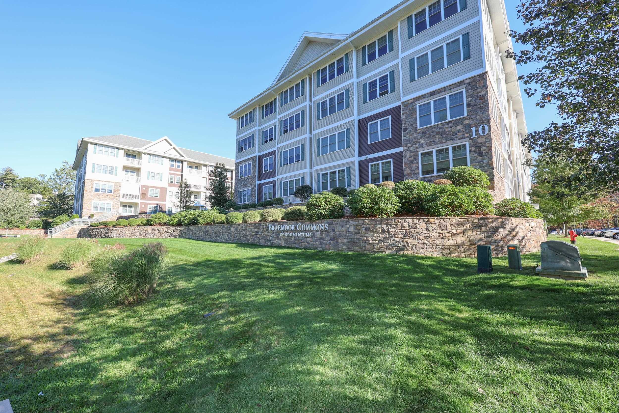 10 Braemoor Woods Road 202