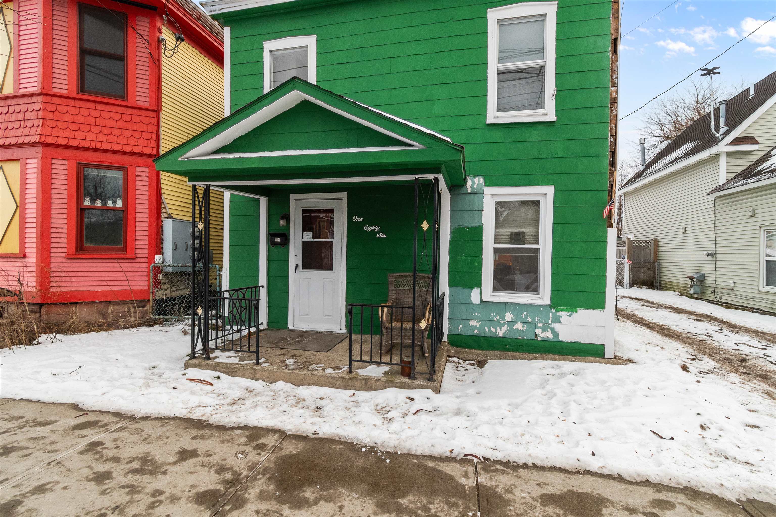 186 North Union Street