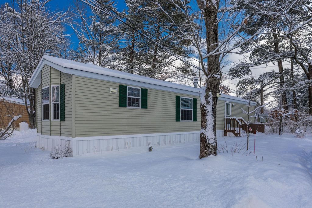 Photo of 27 Melrose Drive, Rochester, NH 03868 (MLS # 5074517)