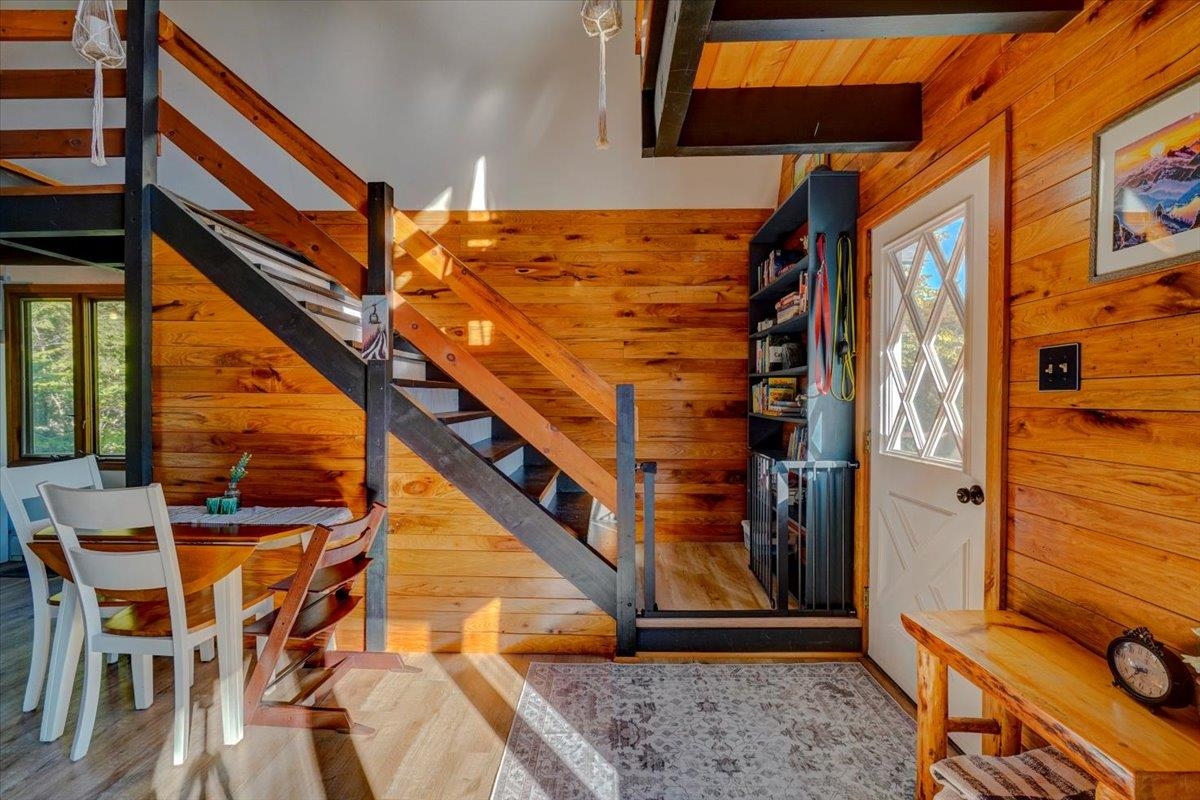 Middlesex, Vermont 05602, United States, 2 Bedrooms Bedrooms, ,1 BathroomBathrooms,Residential,Pending,209990