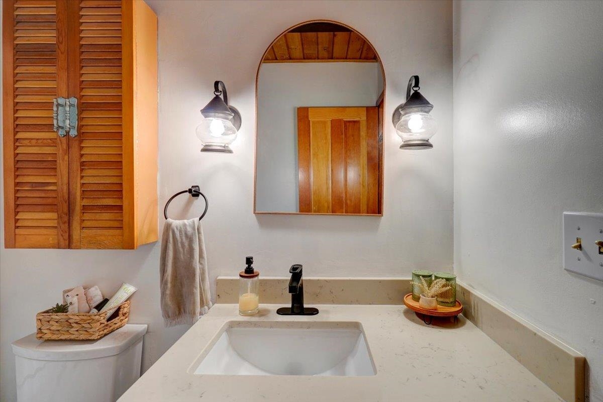 Middlesex, Vermont 05602, United States, 2 Bedrooms Bedrooms, ,1 BathroomBathrooms,Residential,Pending,209990