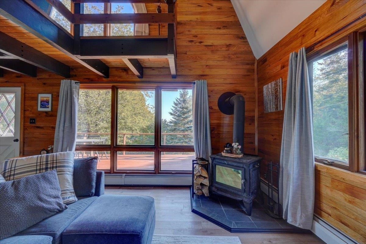 Middlesex, Vermont 05602, United States, 2 Bedrooms Bedrooms, ,1 BathroomBathrooms,Residential,Pending,209990