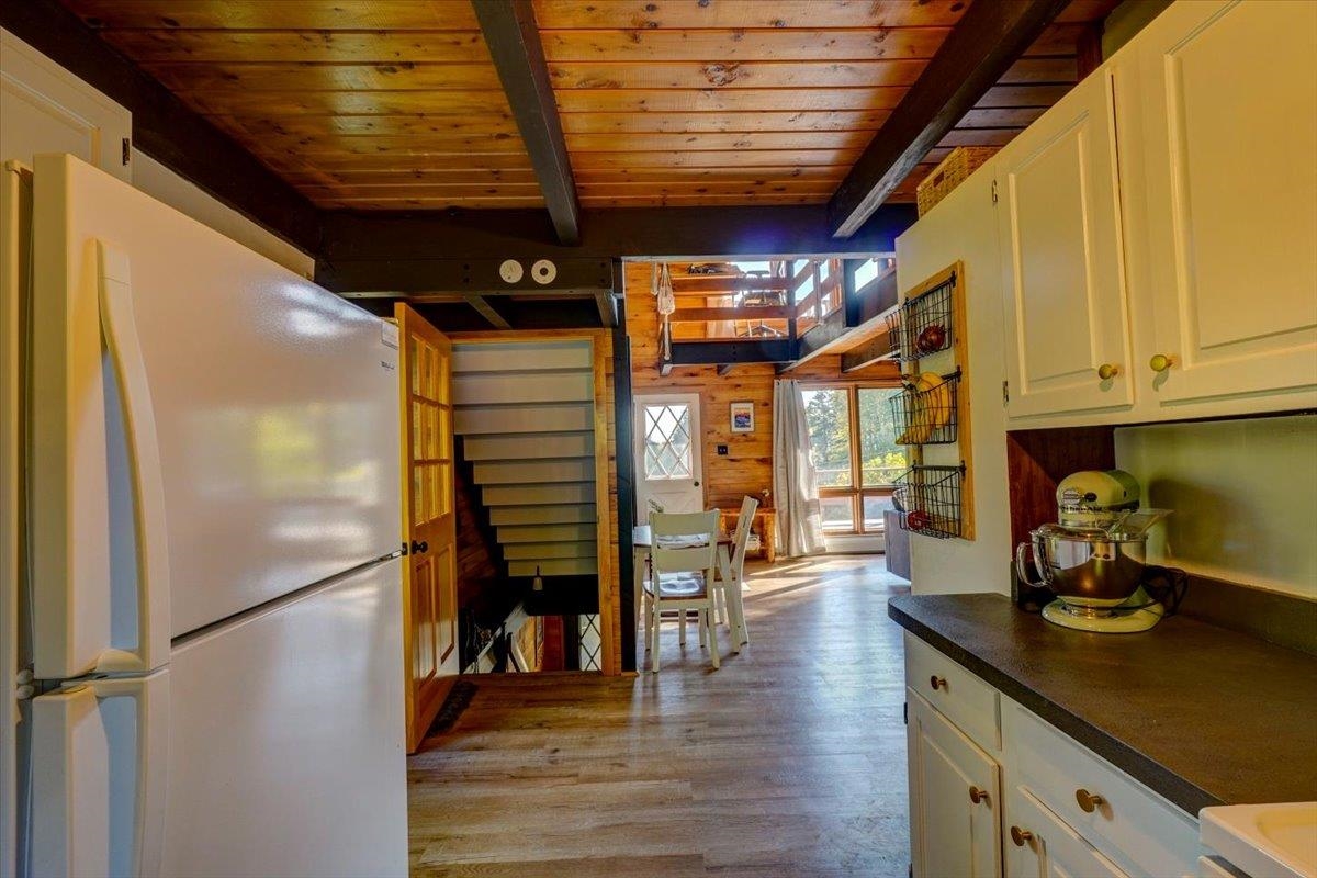 Middlesex, Vermont 05602, United States, 2 Bedrooms Bedrooms, ,1 BathroomBathrooms,Residential,Pending,209990