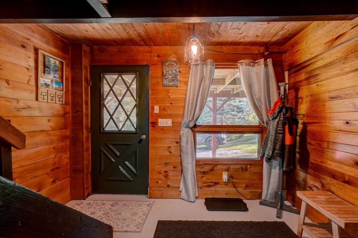 Middlesex, Vermont 05602, United States, 2 Bedrooms Bedrooms, ,1 BathroomBathrooms,Residential,Pending,209990