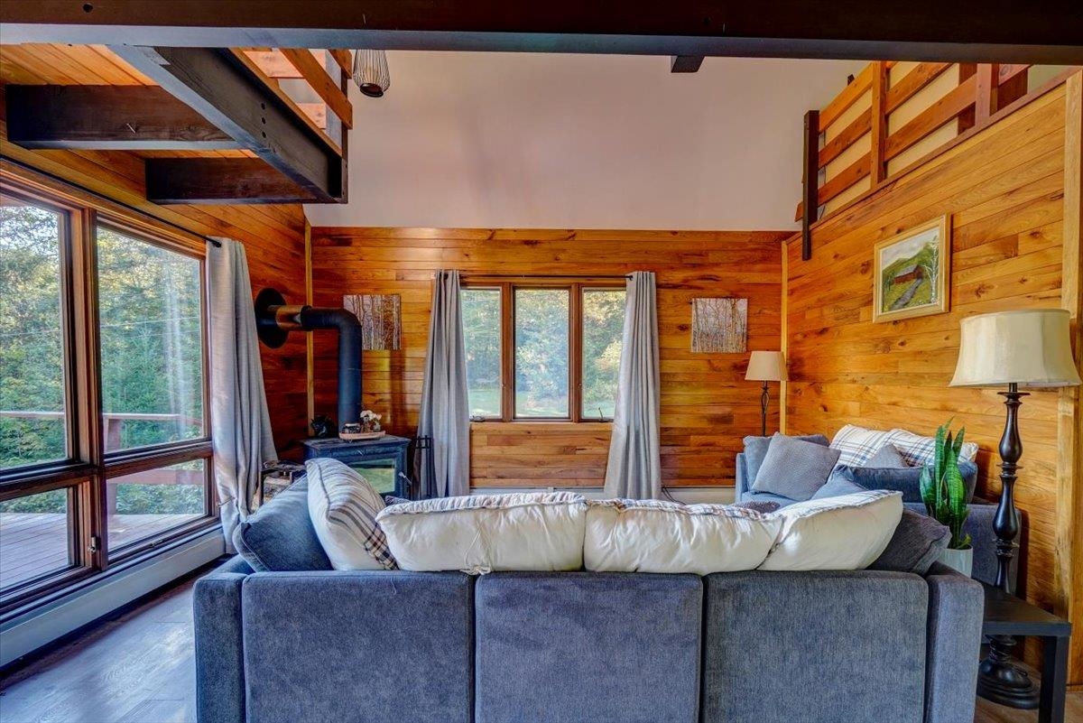 Middlesex, Vermont 05602, United States, 2 Bedrooms Bedrooms, ,1 BathroomBathrooms,Residential,Pending,209990