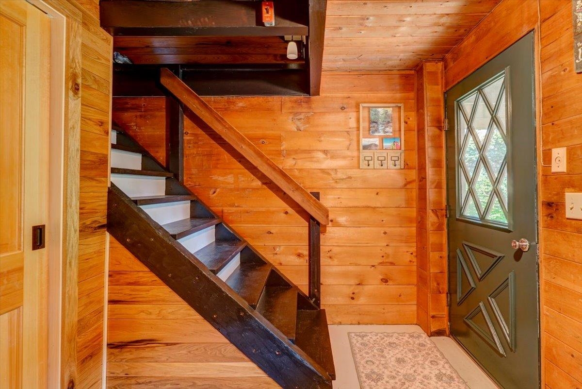 Middlesex, Vermont 05602, United States, 2 Bedrooms Bedrooms, ,1 BathroomBathrooms,Residential,Pending,209990