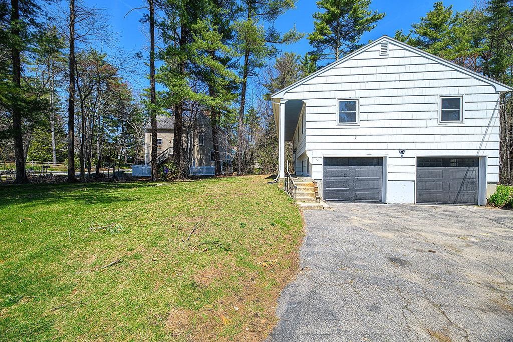 24 Hampton Falls Road