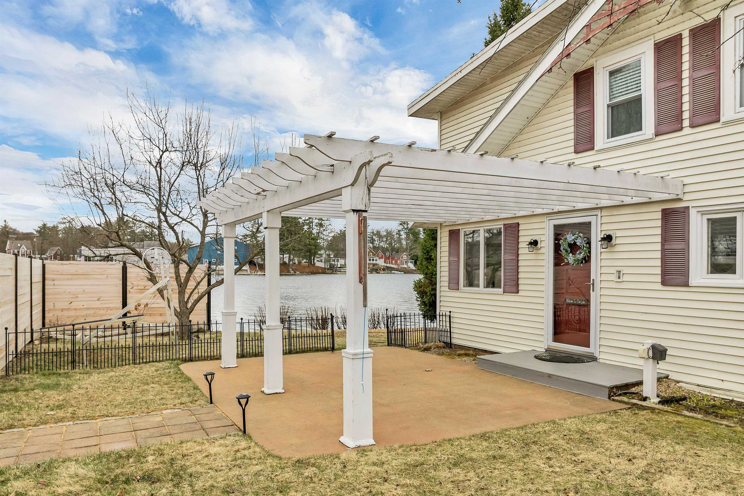 1025 Laconia Road