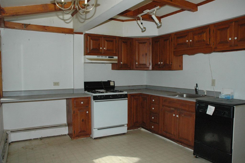 Photo of 426 Milford Street, Manchester, NH 03102 (MLS # 5076124)