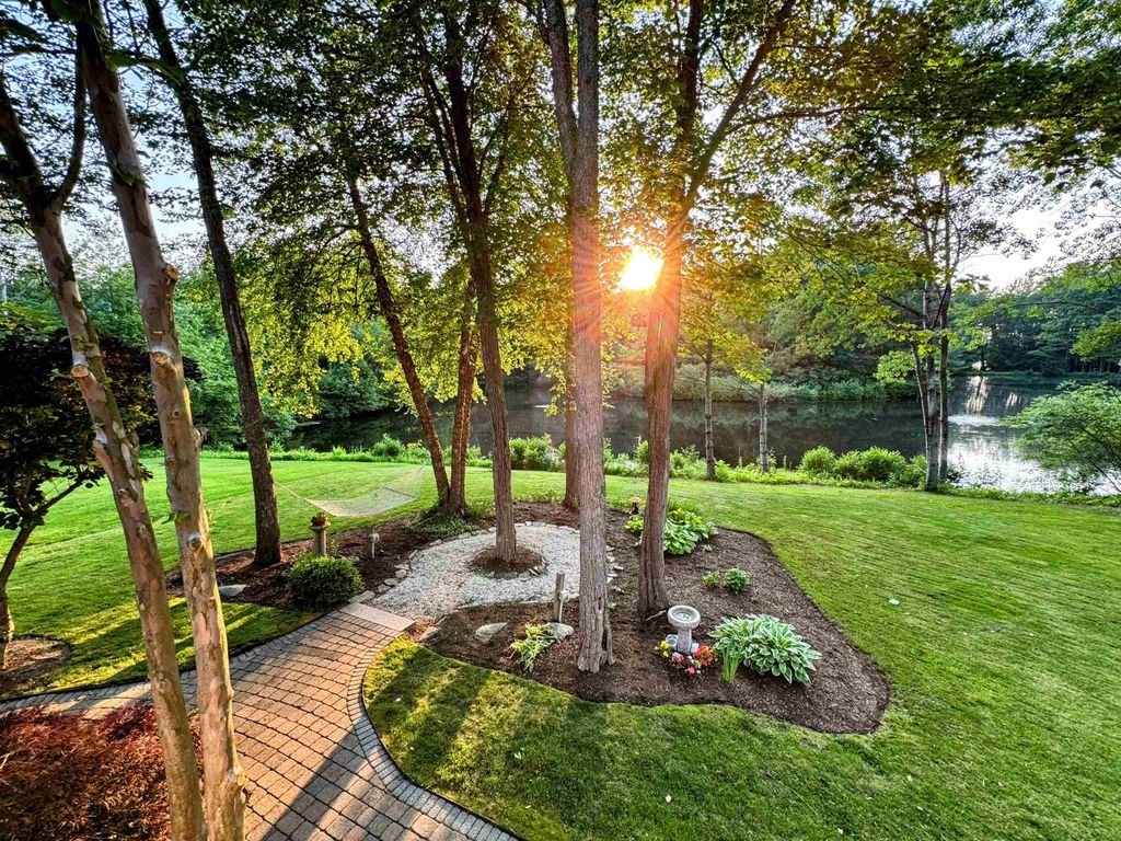 Photo of 4 Kildary Drive, Stratham, NH 03885 (MLS # 5059825)
