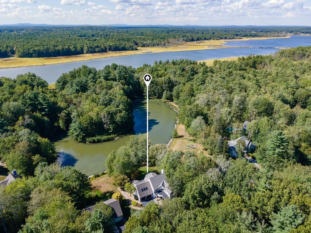 Photo of 4 Kildary Drive, Stratham, NH 03885 (MLS # 5059825)