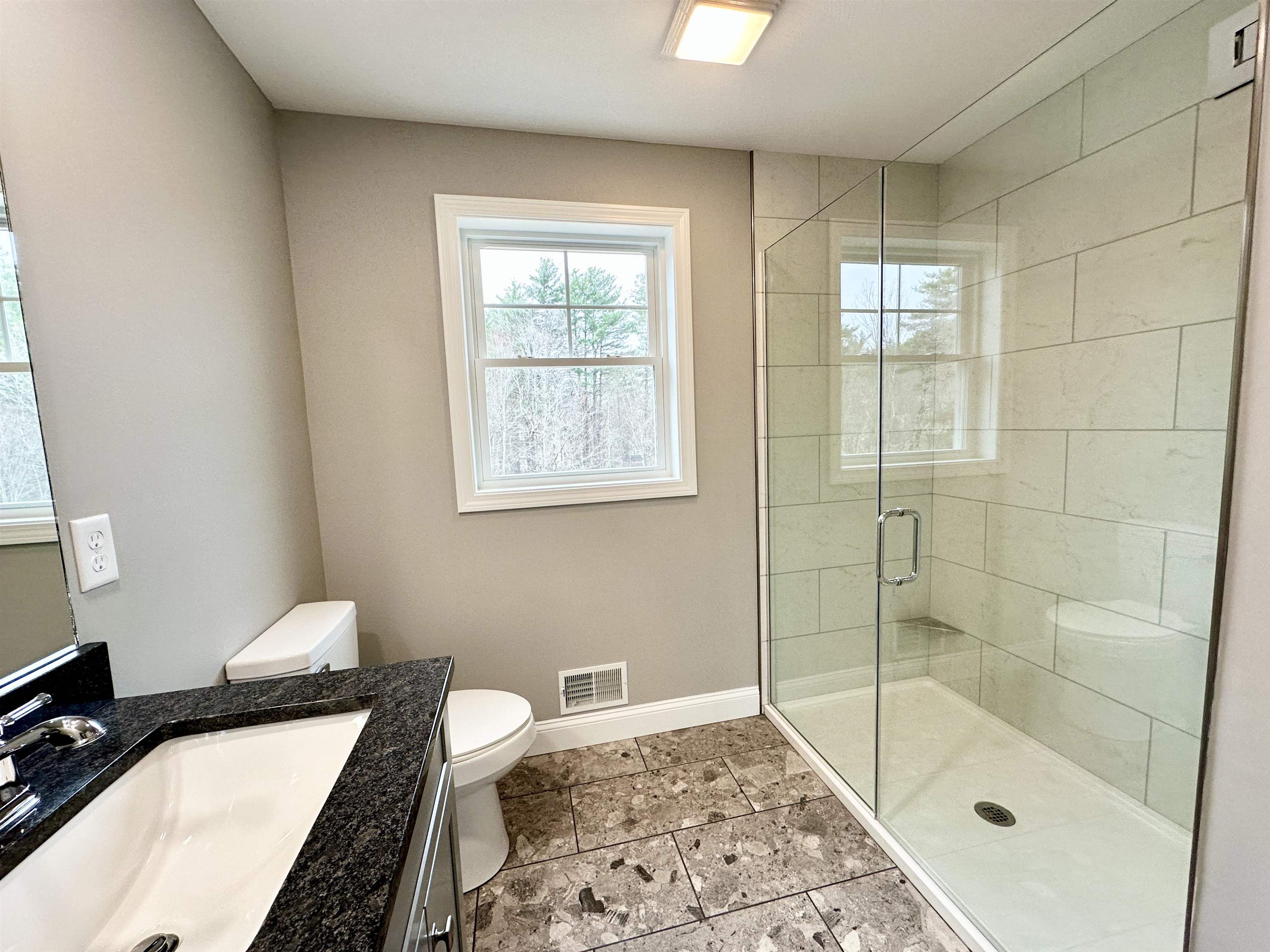 Concord, New Hampshire 03301, United States, 3 Bedrooms Bedrooms, ,3 BathroomsBathrooms,Residential,Active,16674