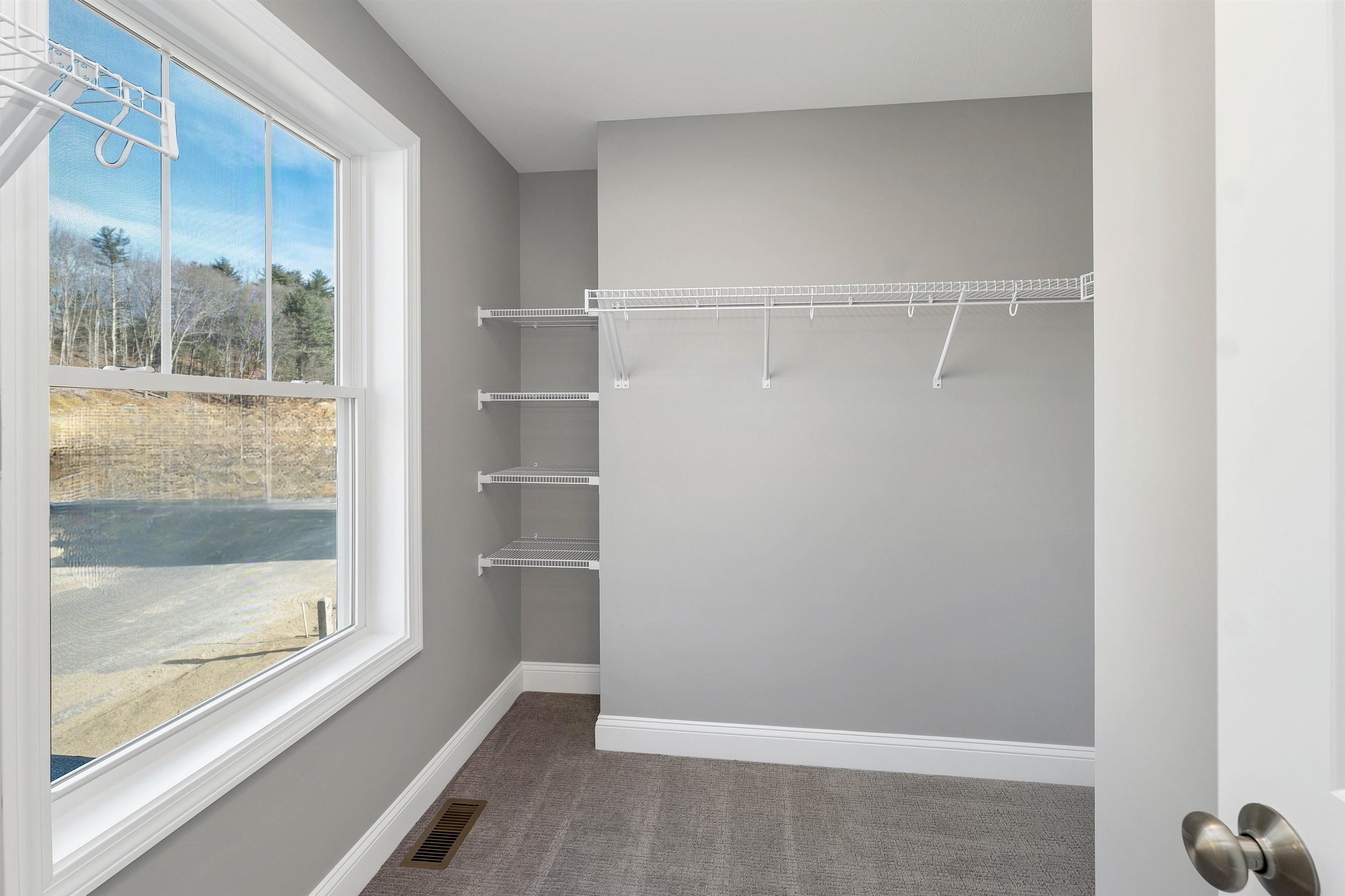 Concord, New Hampshire 03301, United States, 3 Bedrooms Bedrooms, ,3 BathroomsBathrooms,Residential,Active,16674