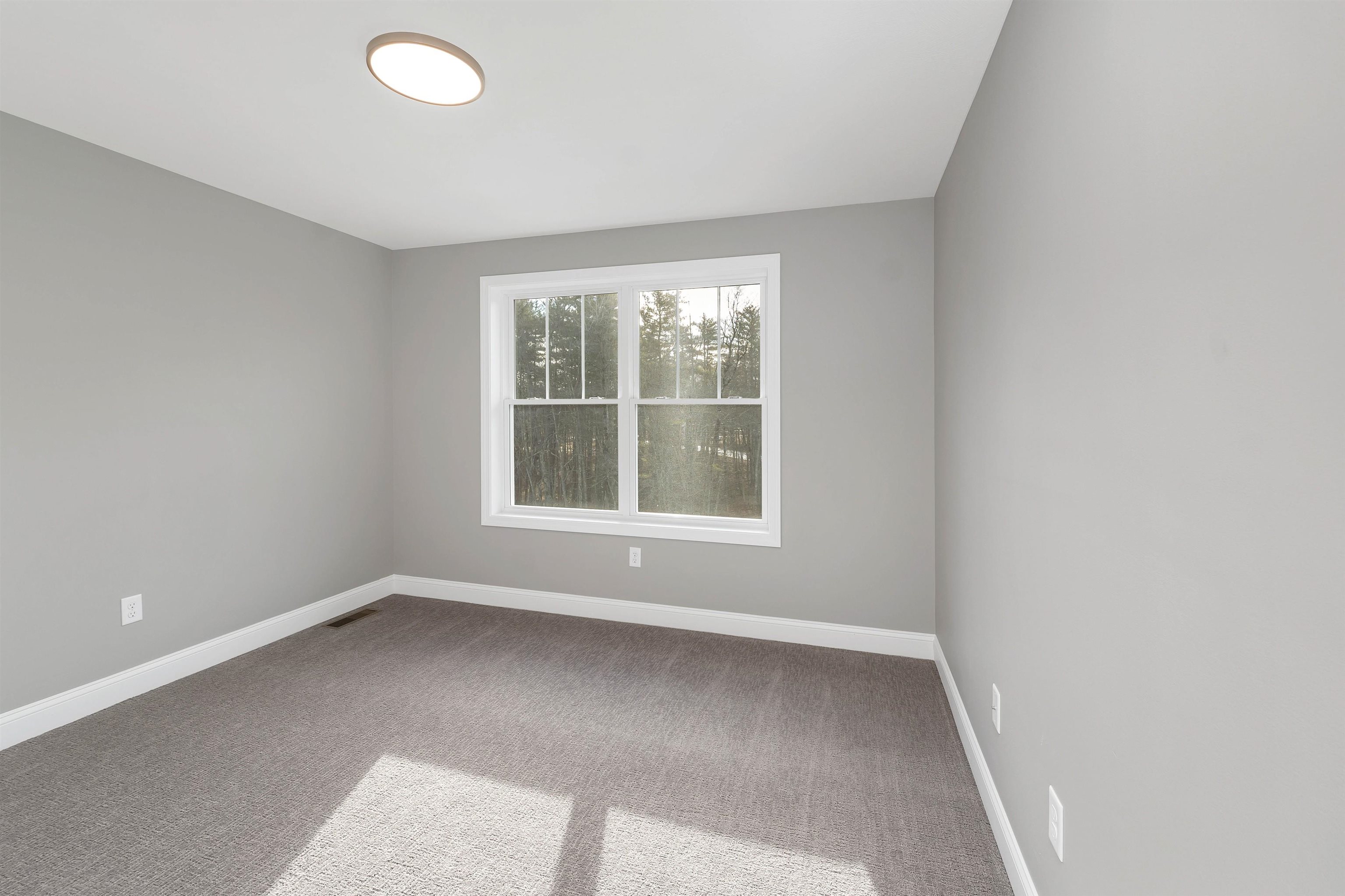 Concord, New Hampshire 03301, United States, 3 Bedrooms Bedrooms, ,3 BathroomsBathrooms,Residential,Active,16674