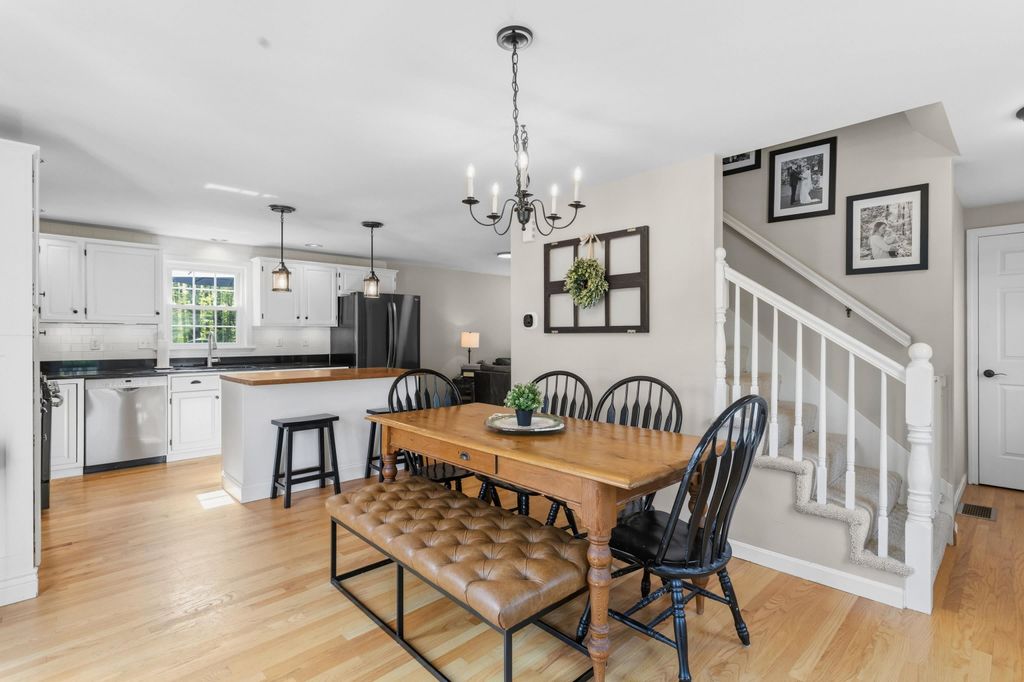 Photo of 14 Weaver Place, Weare, NH 03281 (MLS # 5088093)