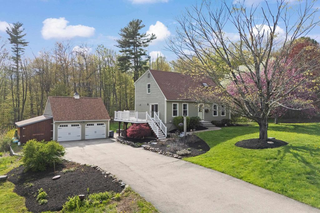 Photo of 14 Weaver Place, Weare, NH 03281 (MLS # 5088093)