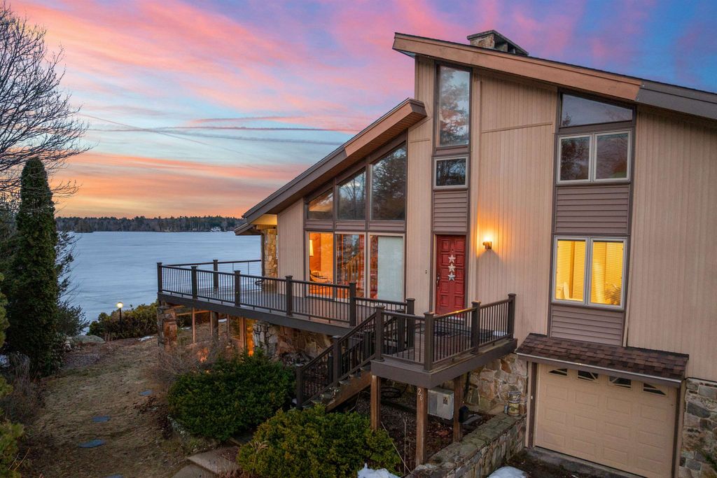 Photo of 26 Myrtle Drive, Moultonborough, NH 03254 (MLS # 5081852)