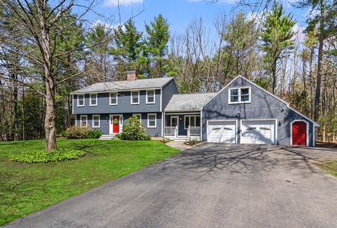Photo of 20 Doe Run Lane, Stratham, NH 03885 (MLS # 5084850)