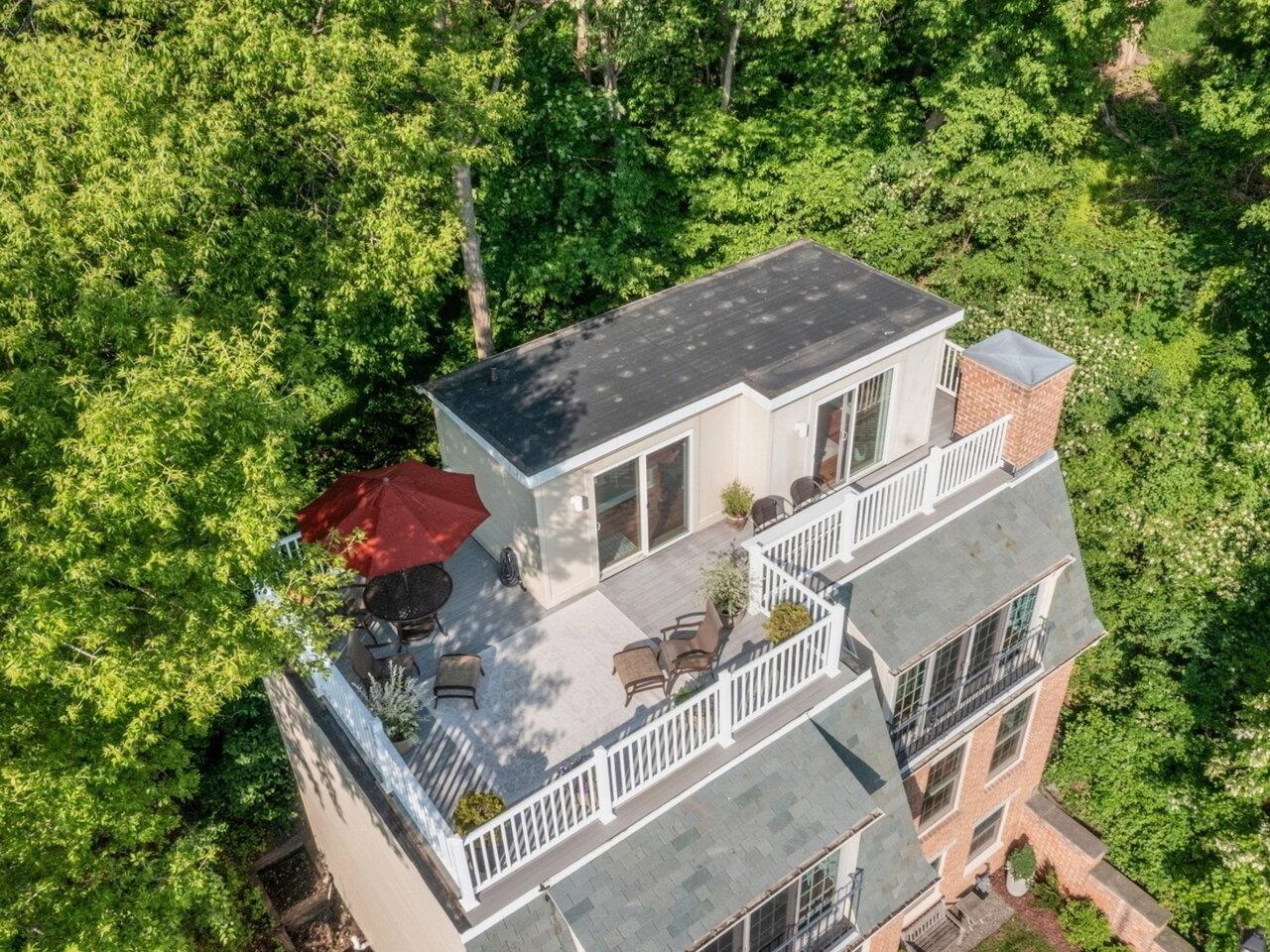 200 Lake Street 16