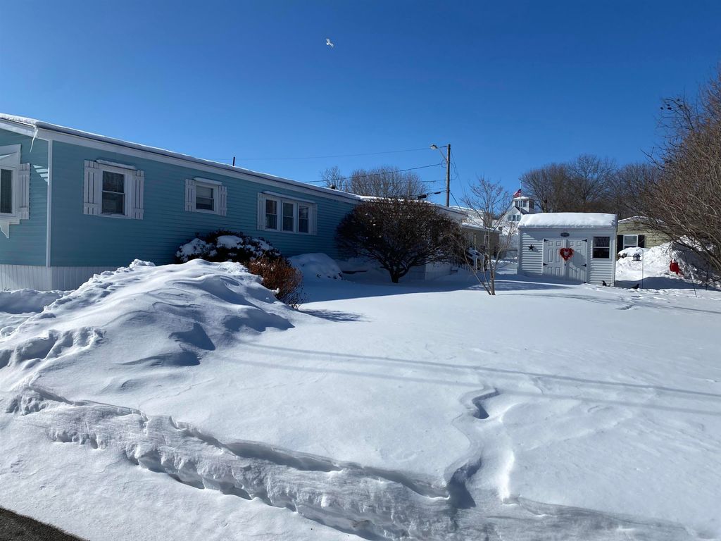 Photo of 167 STAPLES Street, Seabrook, NH 03874 (MLS # 5076201)