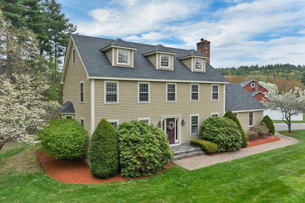 Photo of 19 Poliquin Drive, Nashua, NH 03062 (MLS # 5087704)