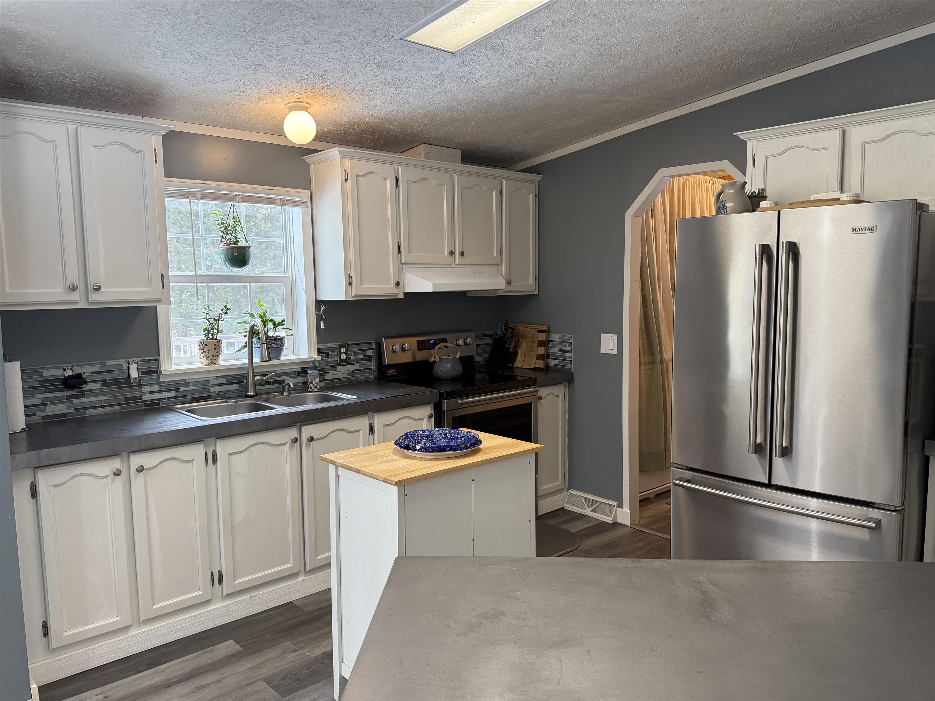 85 Breezy Acres Drive