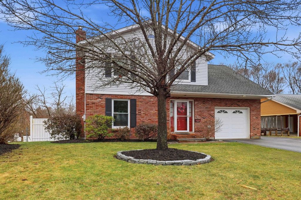 Photo of 147 Leewood Street, Manchester, NH 03103 (MLS # 5082287)