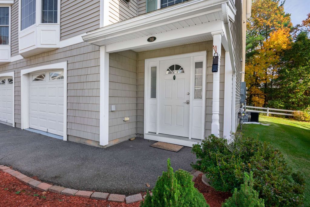 Photo of 11 Canterberry Court #B, Hudson, NH 03051 (MLS # 5066955)