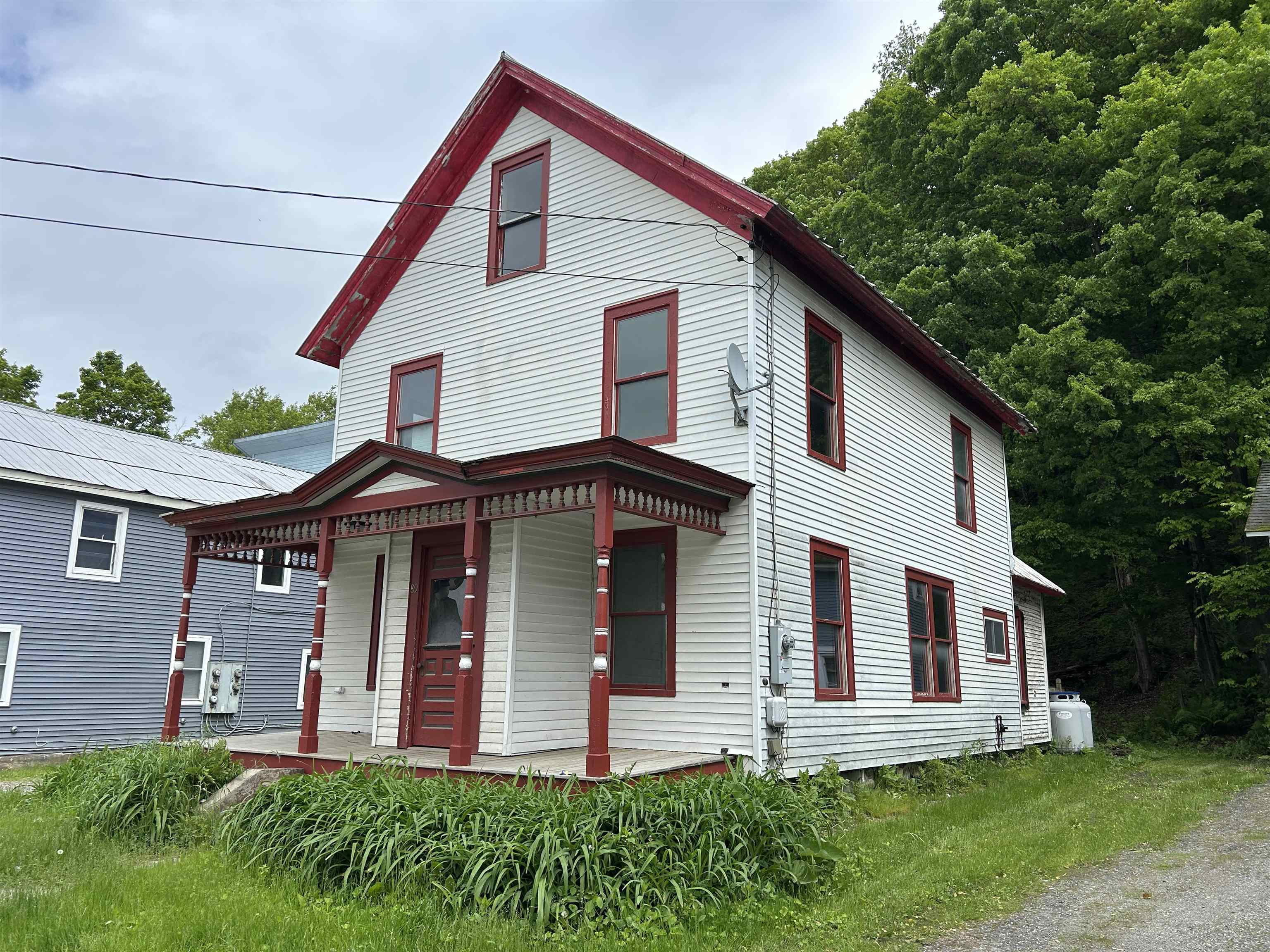 89 Railroad Street