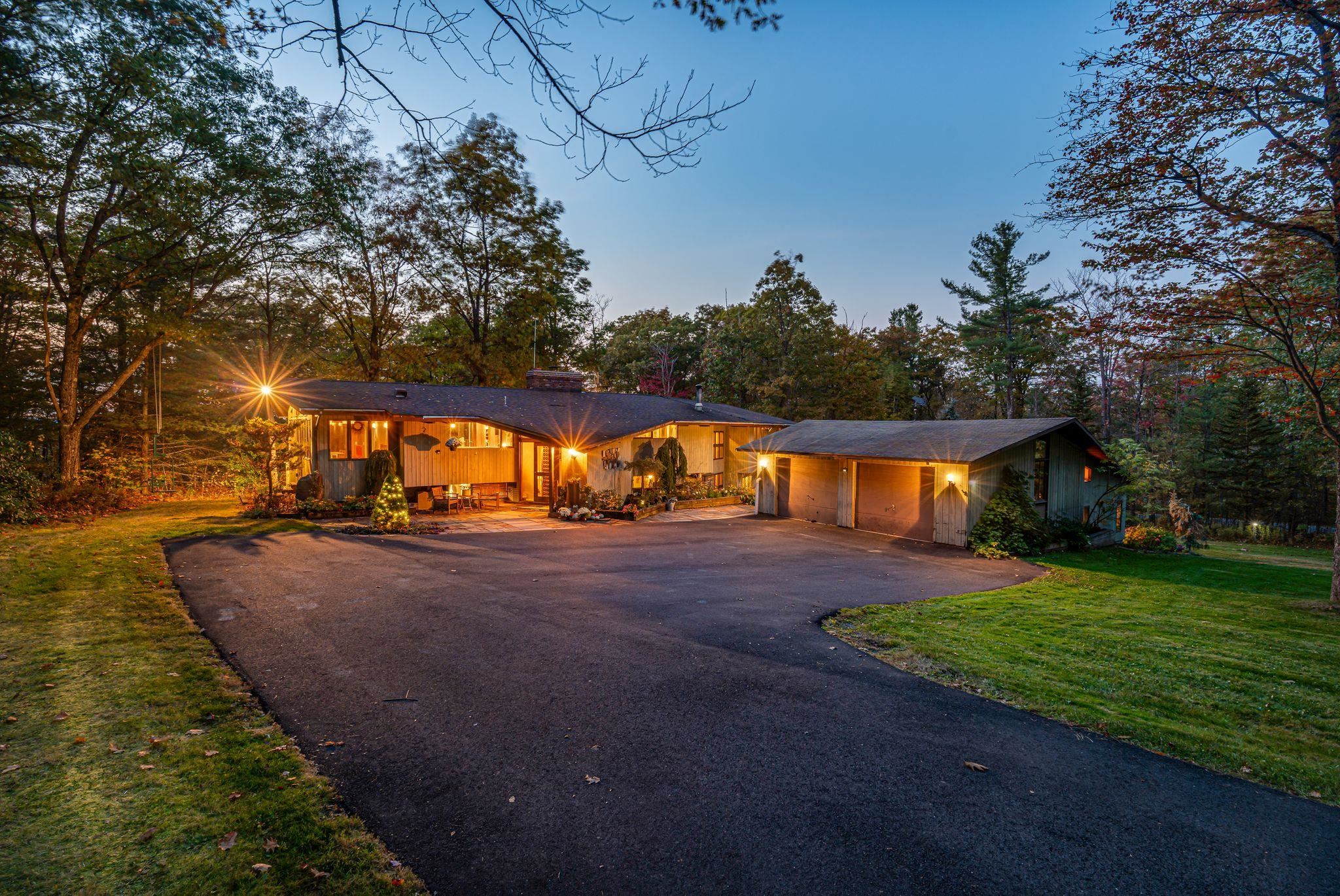 Hanover, New Hampshire 03755, United States, 4 Bedrooms Bedrooms, ,4 BathroomsBathrooms,Residential,Active,133488