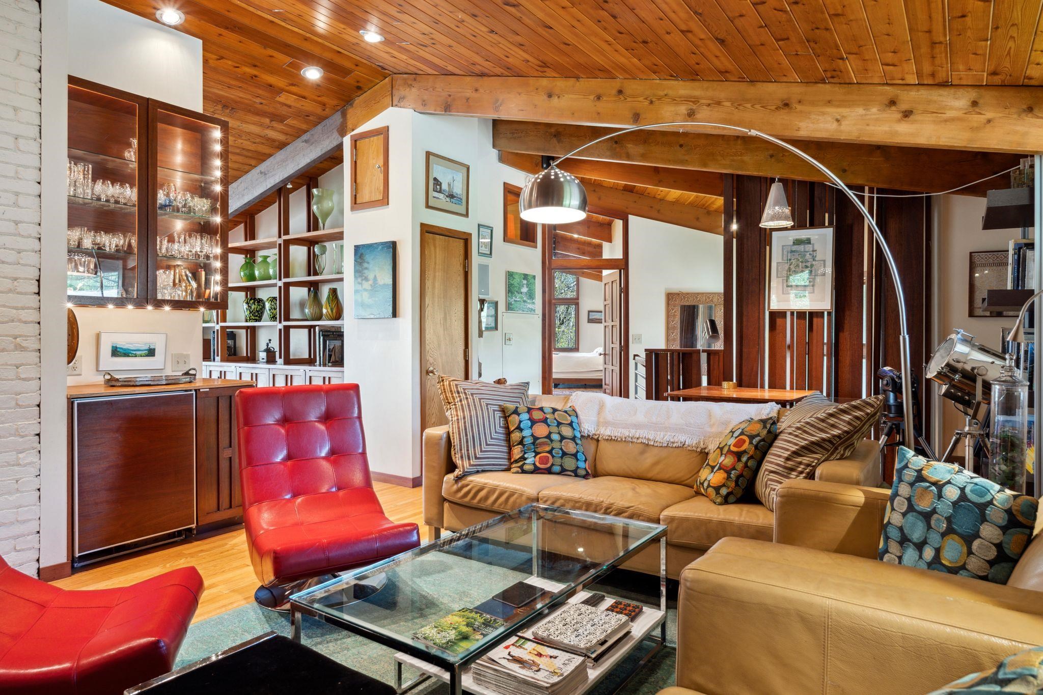 Hanover, New Hampshire 03755, United States, 4 Bedrooms Bedrooms, ,4 BathroomsBathrooms,Residential,Active,133488