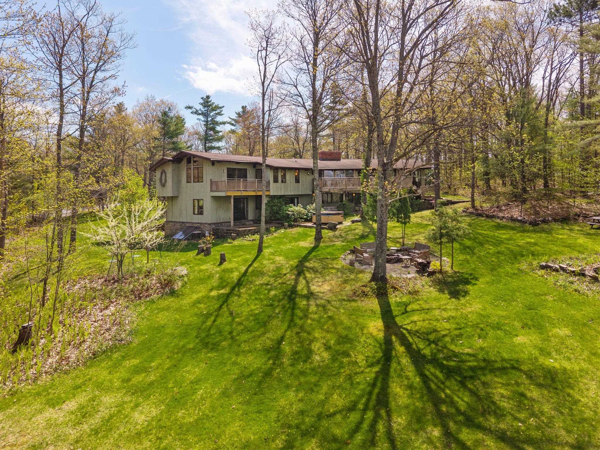 Hanover, New Hampshire 03755, United States, 4 Bedrooms Bedrooms, ,4 BathroomsBathrooms,Residential,Active,133488