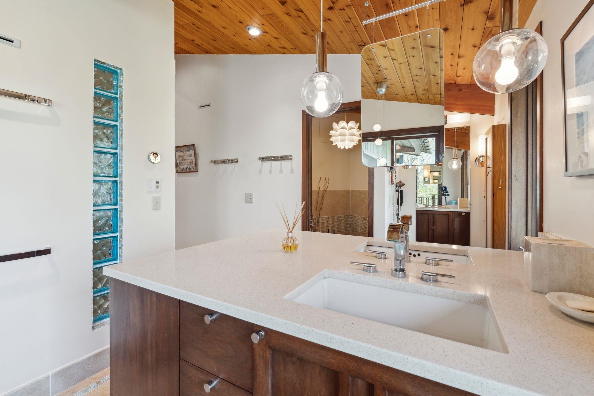 Hanover, New Hampshire 03755, United States, 4 Bedrooms Bedrooms, ,4 BathroomsBathrooms,Residential,Active,133488