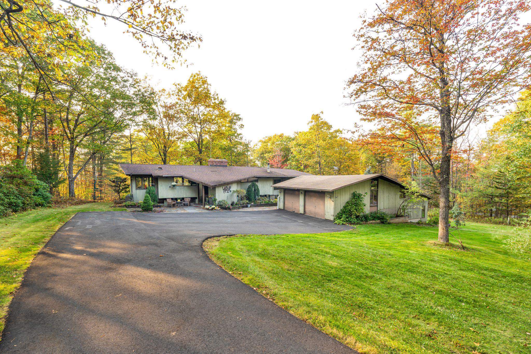 Hanover, New Hampshire 03755, United States, 4 Bedrooms Bedrooms, ,4 BathroomsBathrooms,Residential,Active,133488