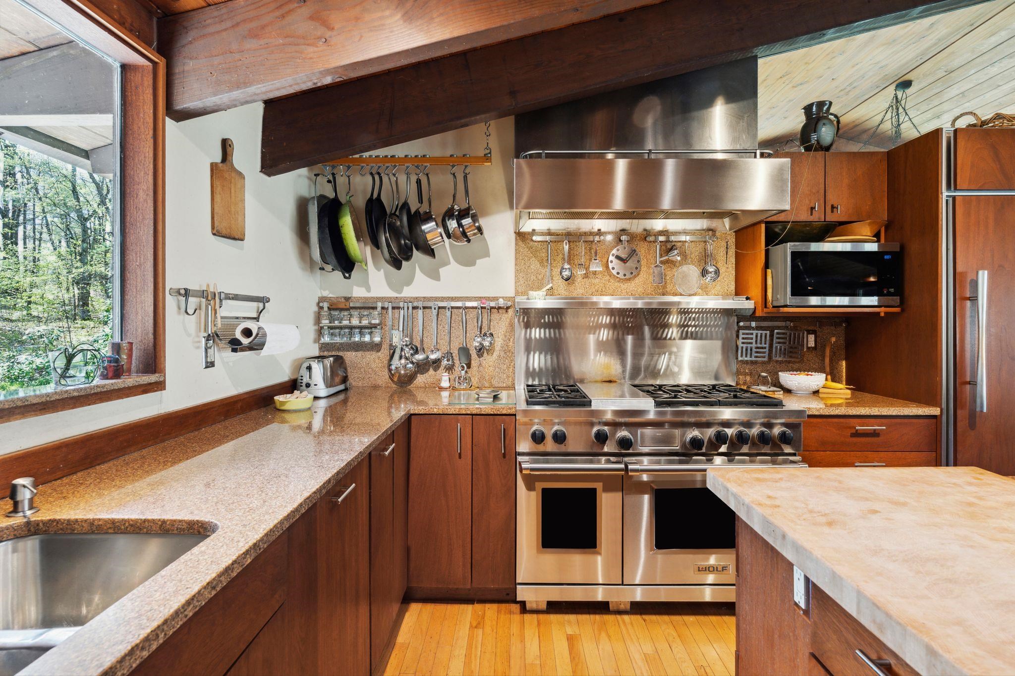 Hanover, New Hampshire 03755, United States, 4 Bedrooms Bedrooms, ,4 BathroomsBathrooms,Residential,Active,133488