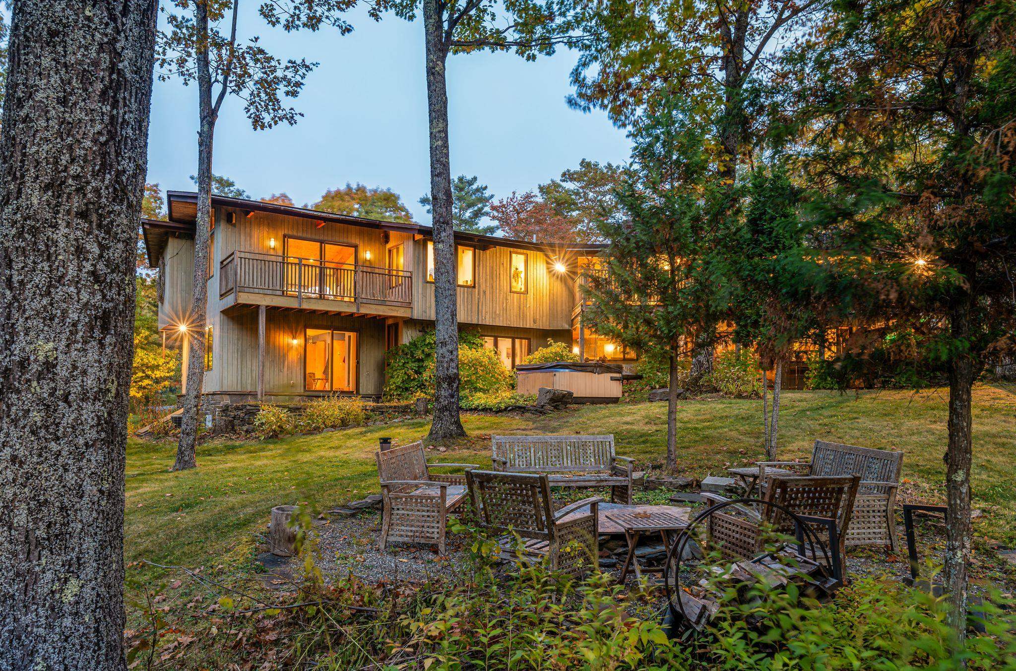 Hanover, New Hampshire 03755, United States, 4 Bedrooms Bedrooms, ,4 BathroomsBathrooms,Residential,Active,133488