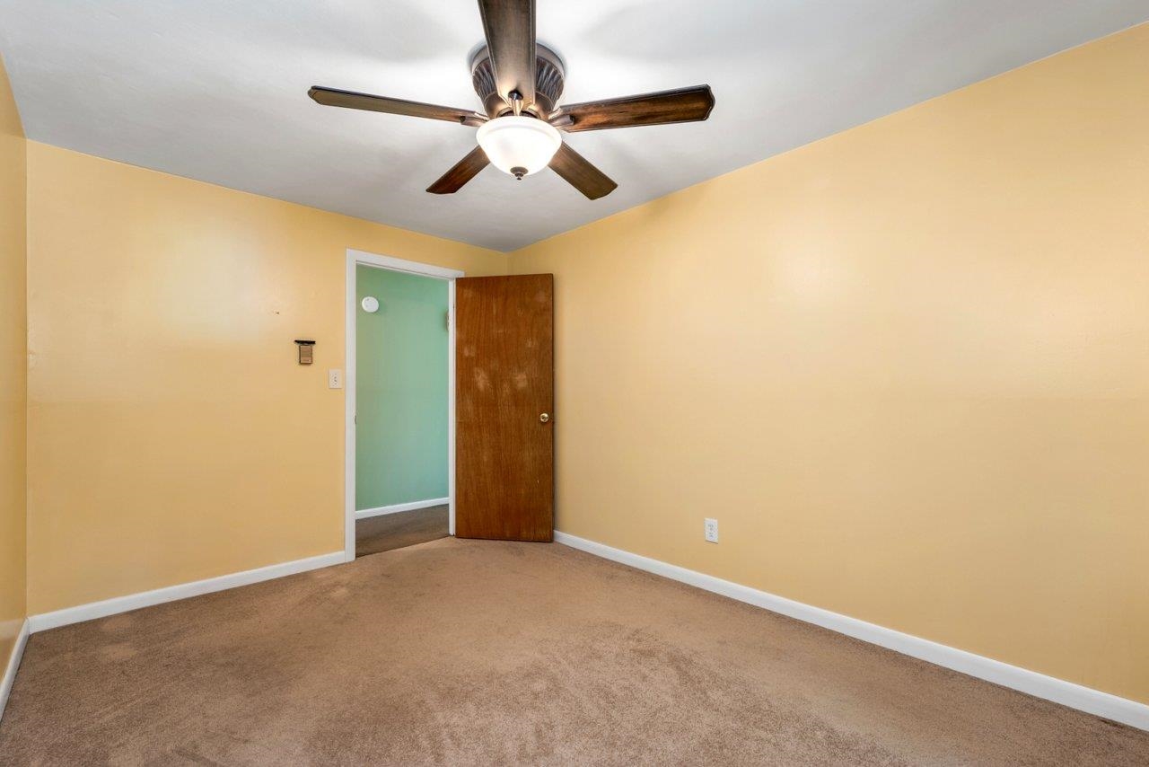 Rochester, New Hampshire 03867, United States, 4 Bedrooms Bedrooms, ,1 BathroomBathrooms,Residential,Pending,197849