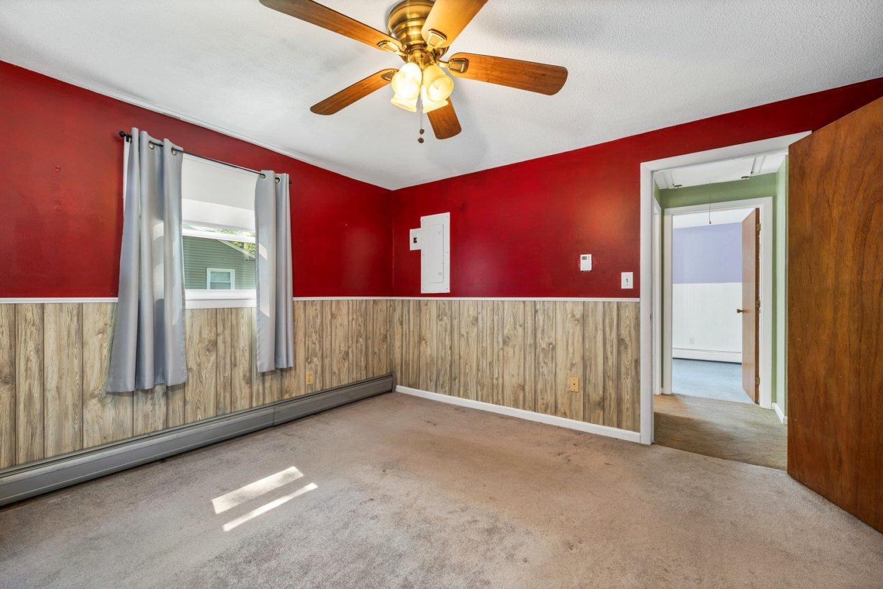 Rochester, New Hampshire 03867, United States, 4 Bedrooms Bedrooms, ,1 BathroomBathrooms,Residential,Pending,197849