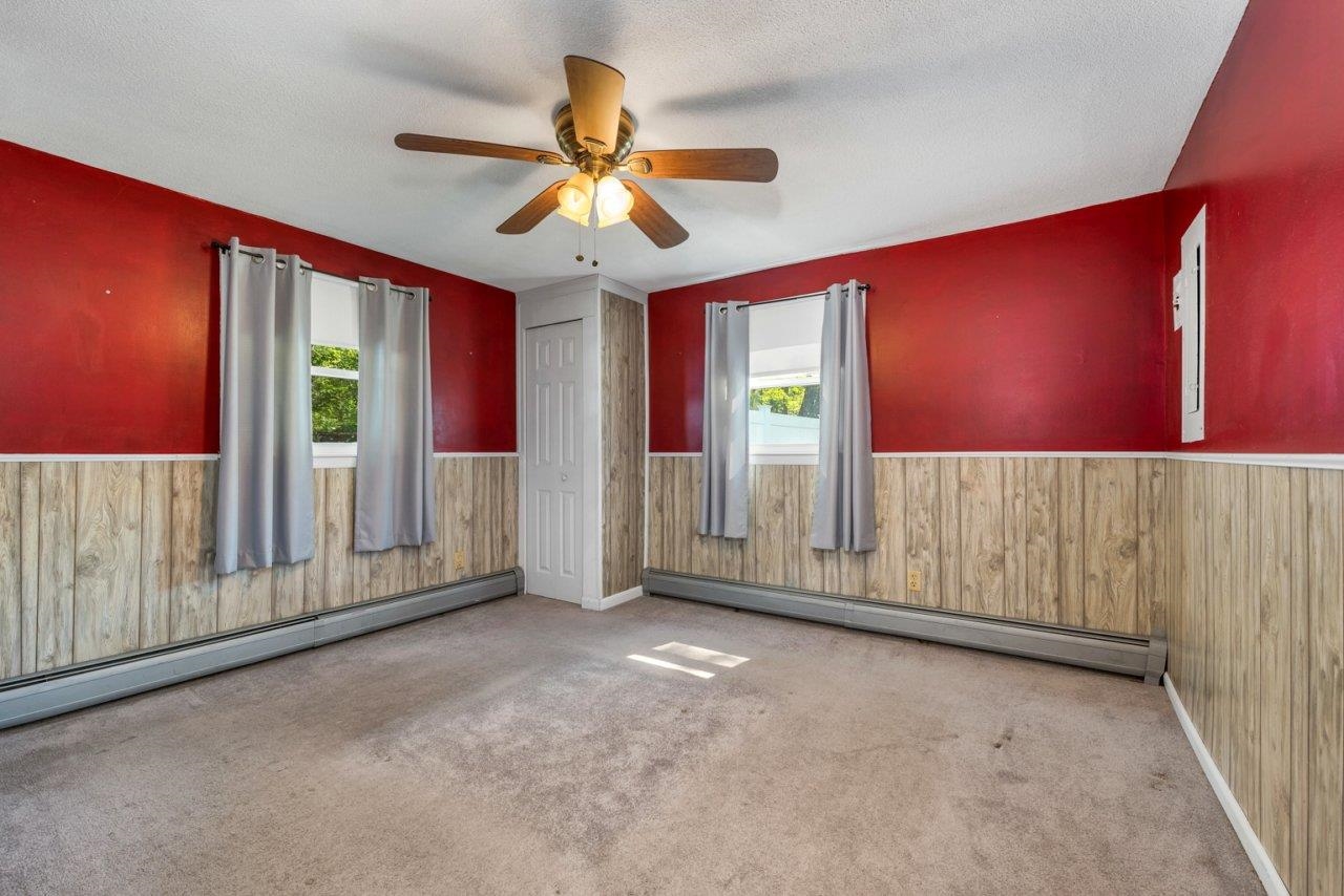 Rochester, New Hampshire 03867, United States, 4 Bedrooms Bedrooms, ,1 BathroomBathrooms,Residential,Pending,197849