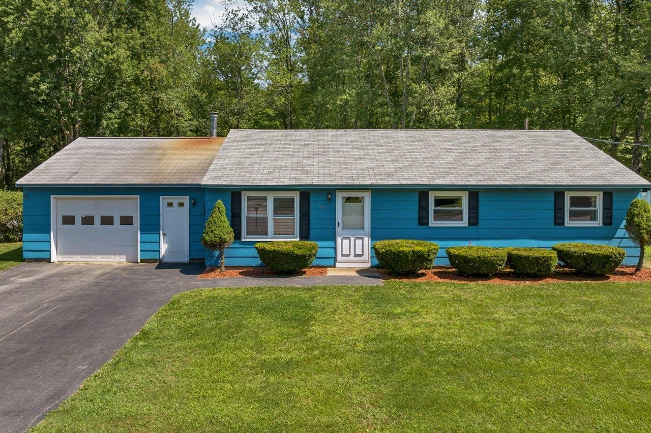 Rochester, New Hampshire 03867, United States, 4 Bedrooms Bedrooms, ,1 BathroomBathrooms,Residential,Pending,197849