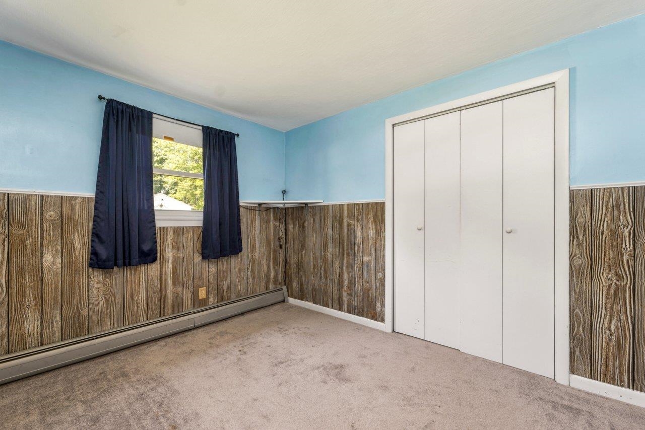 Rochester, New Hampshire 03867, United States, 4 Bedrooms Bedrooms, ,1 BathroomBathrooms,Residential,Pending,197849