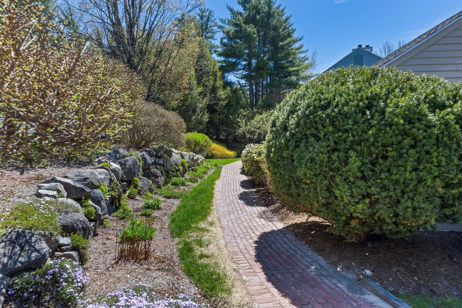 4 Governor Square