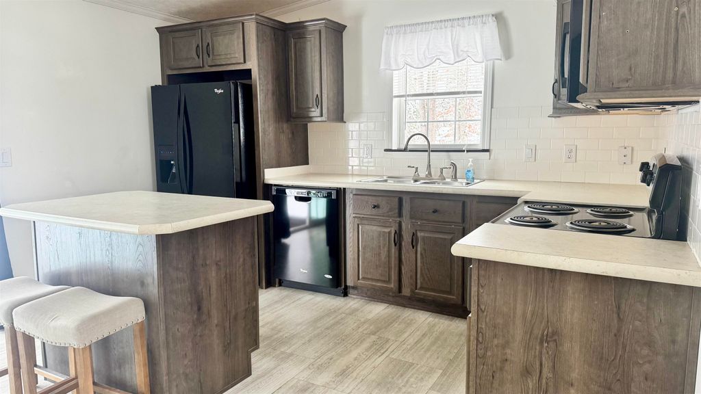 Photo of 14 Cheryl Drive, Concord, NH 03303 (MLS # 5074533)