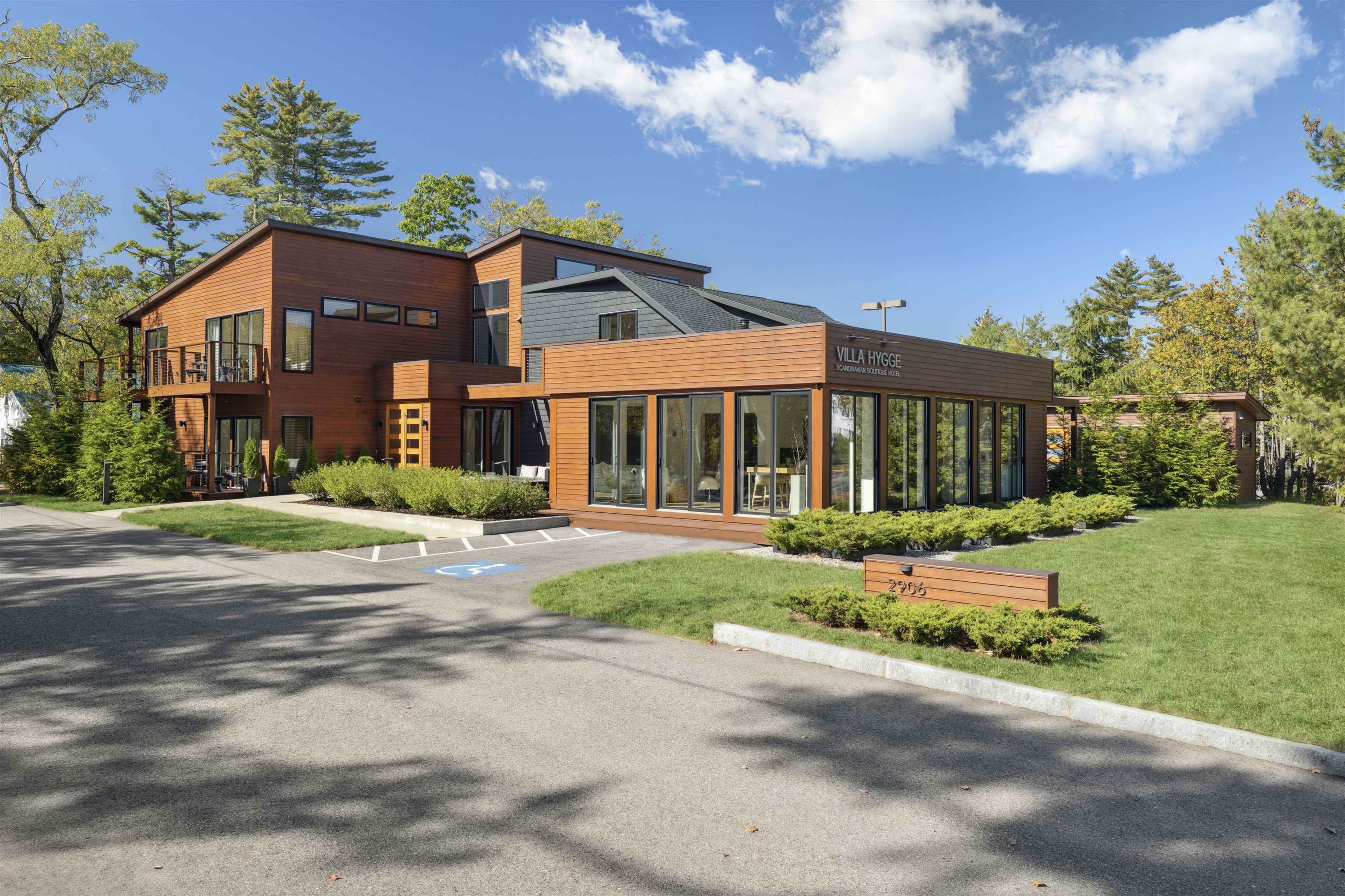 2906 White Mountain Highway