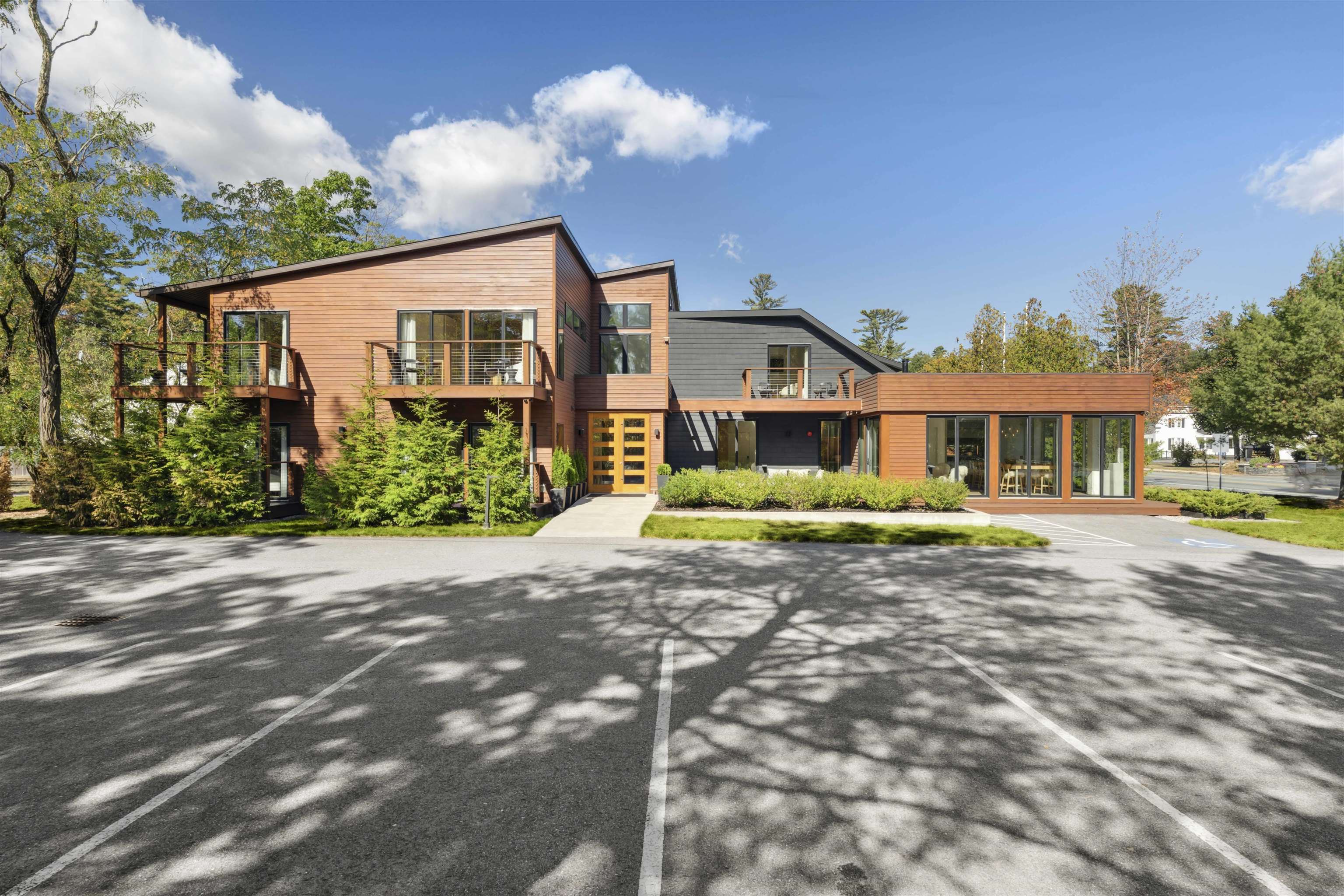 2906 White Mountain Highway