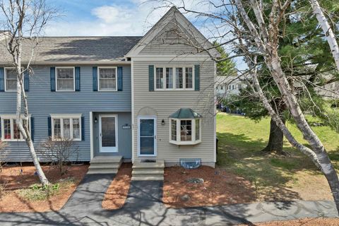 Photo of 631 Fox Hollow Drive, Hudson, NH 03051 (MLS # 5083325)