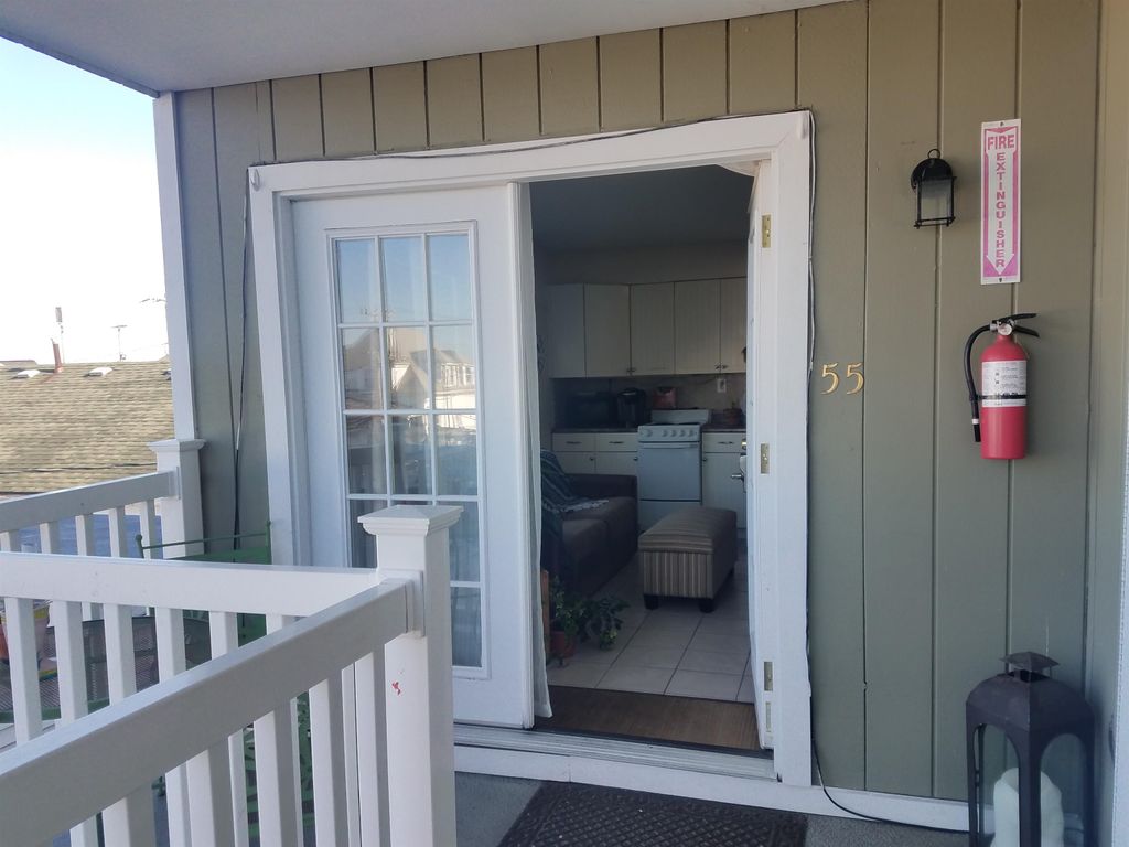 Photo of 12 G Street, Hampton, NH 03842 (MLS # 5085225)