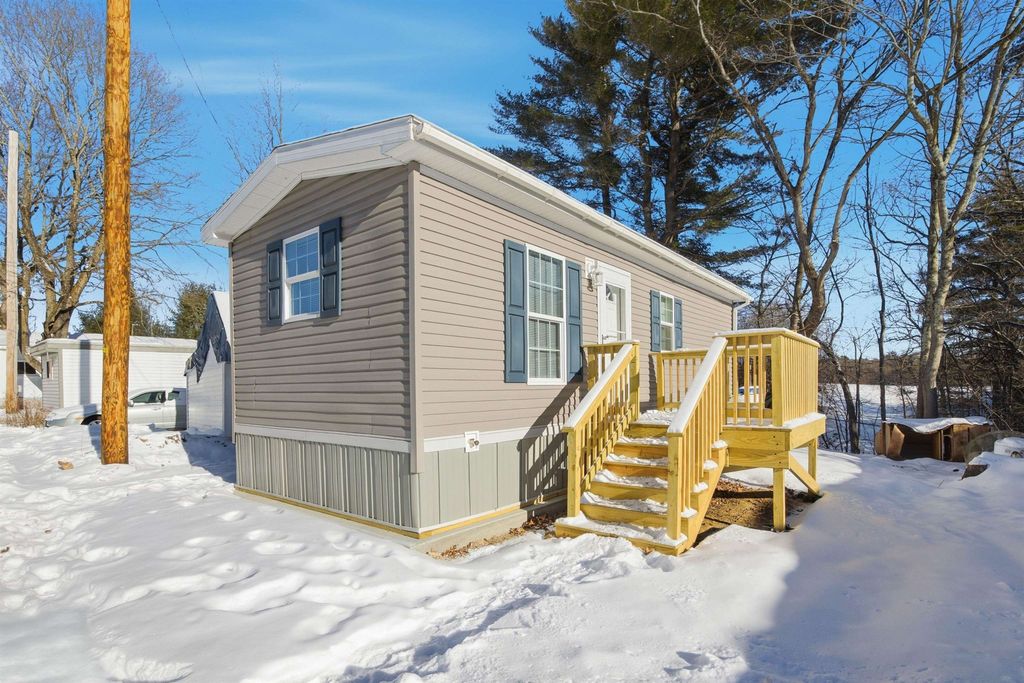 Photo of 190 Manchester Street #23, Concord, NH 03301 (MLS # 5072410)