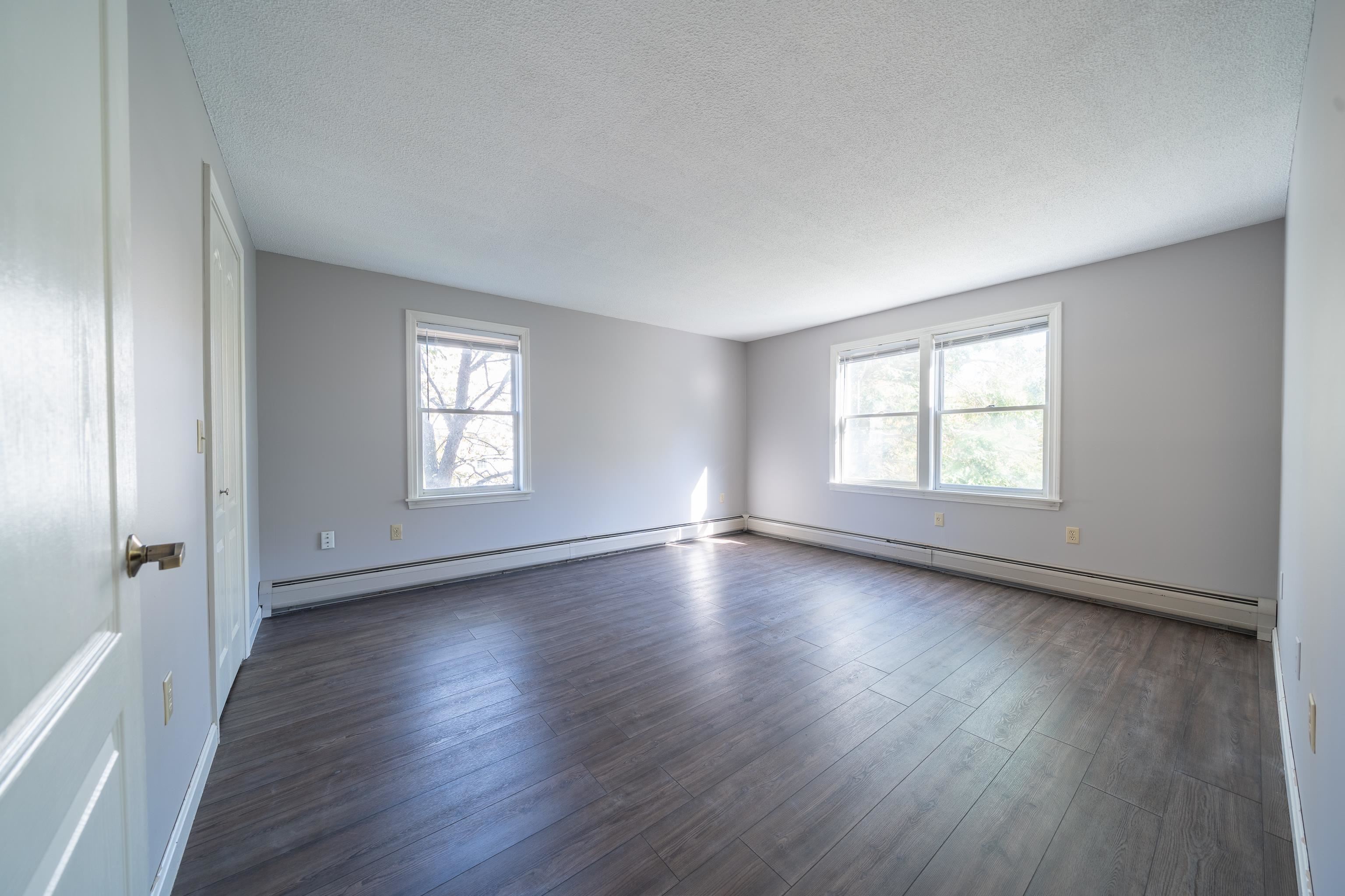 Merrimack, New Hampshire 03054, United States, 2 Bedrooms Bedrooms, ,1 BathroomBathrooms,Residential,Active,250034