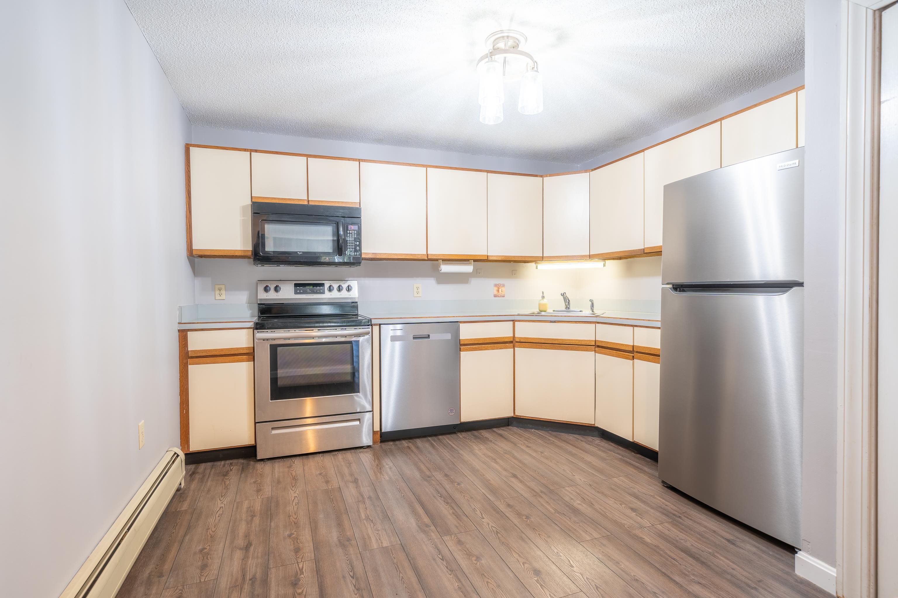 Merrimack, New Hampshire 03054, United States, 2 Bedrooms Bedrooms, ,1 BathroomBathrooms,Residential,Active,250034